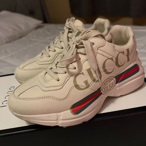 Women's Rhyton Gucci logo leather sneaker